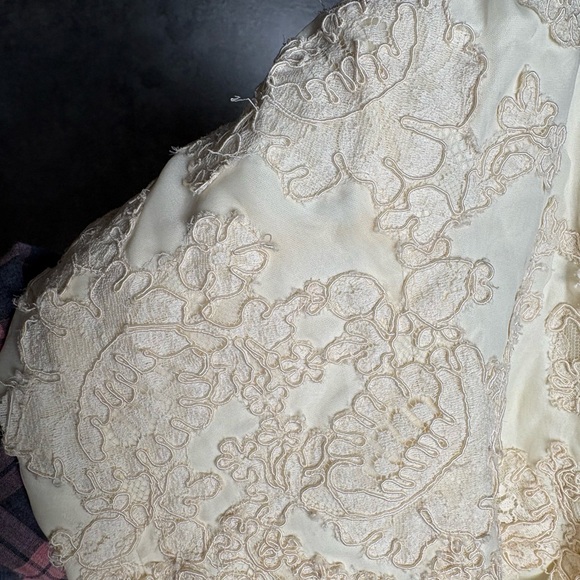 🤍 Vintage 1970s Lace Wedding Dress | Edwardian Revival | Sheer Sleeves 🤍 - Picture 8 of 8